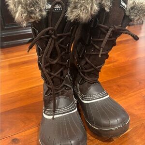 Tundra Dark Brown Fur-Lined Boots